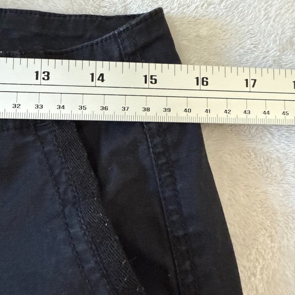 White House Black Market Slim Crop Cargo Pants Black Women's Size 8 - Picture 6 of 8